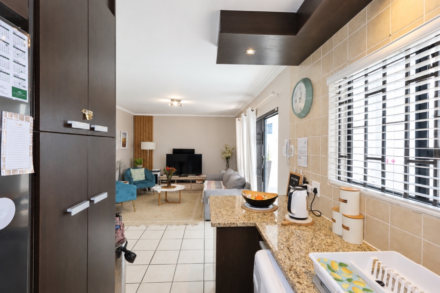 To Let 2 Bedroom Property for Rent in Waves Edge Western Cape